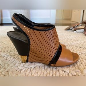 Chloe brown and black wedges! Size 40